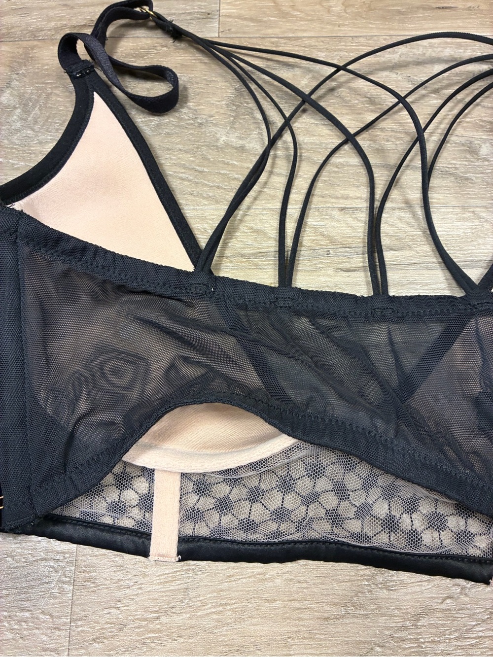 Victoria Secret Luxe Starburst Strappy Mesh Underwired Bra - Picture 7 of 9